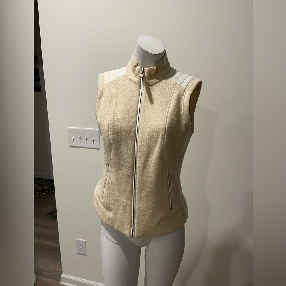 Water genuin wool vest made in Italy